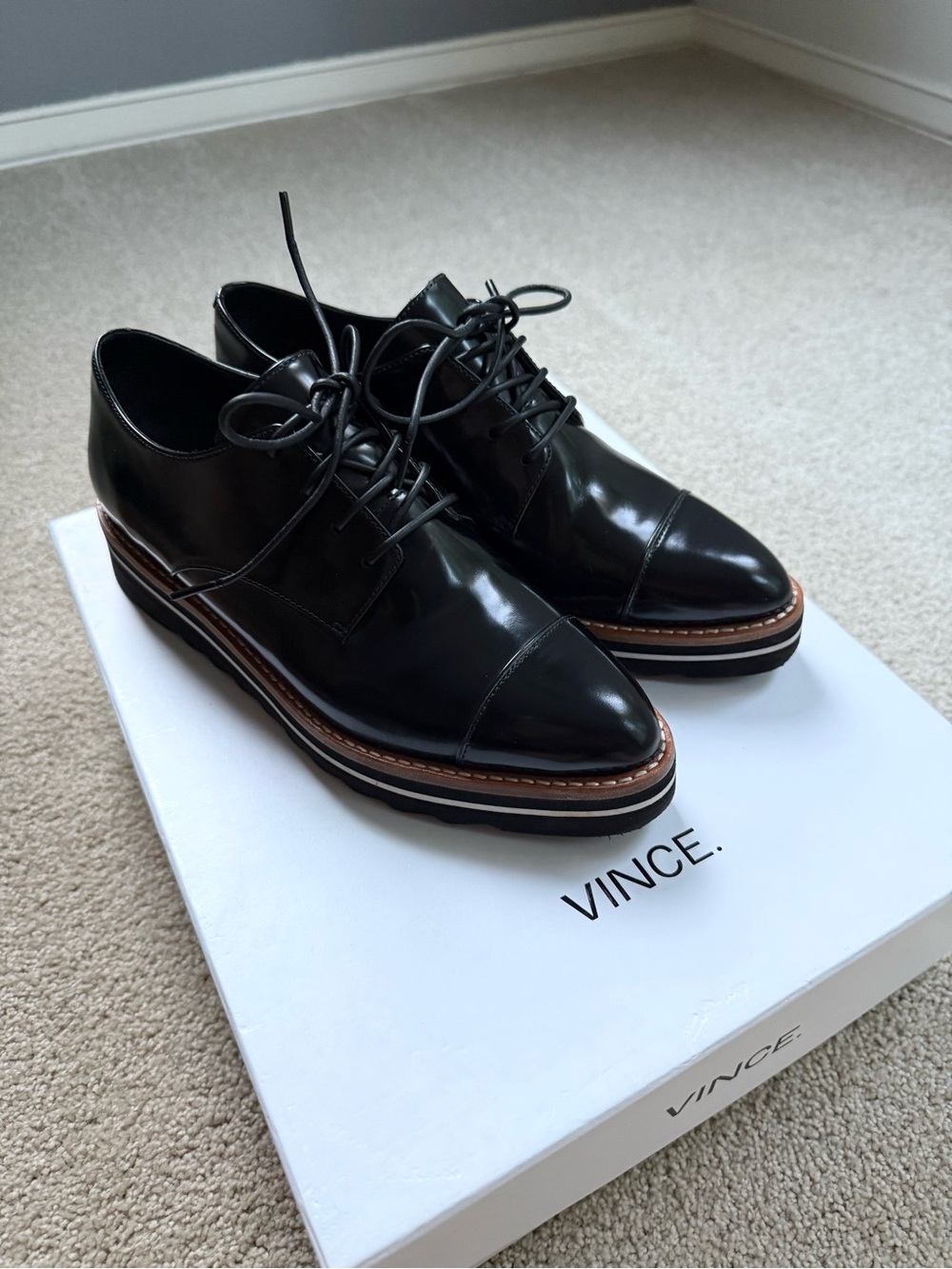 Vince Alanis Black Patent Leather Pointed Toe Platform Oxfords Women’s 5.5